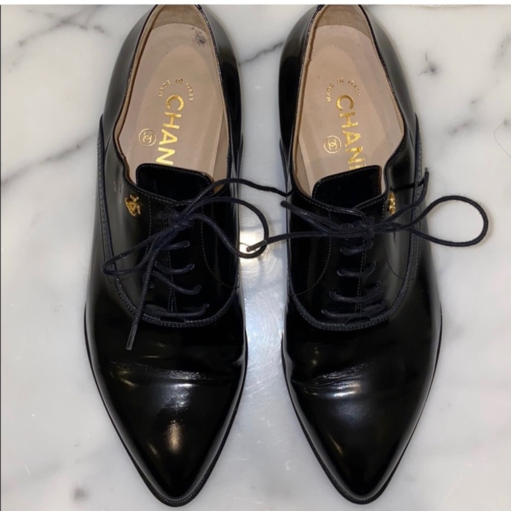 Chanel Black Leather Oxford shoes with laces. Excellent Condition!